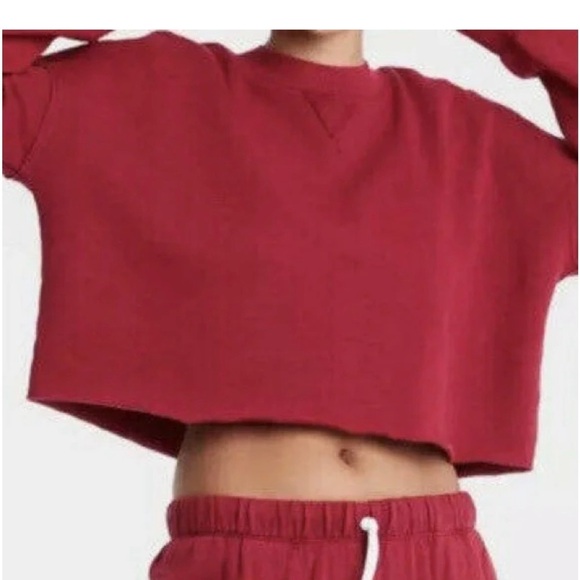 Colsie Red Cropped Sweatshirt medium - Picture 1 of 3
